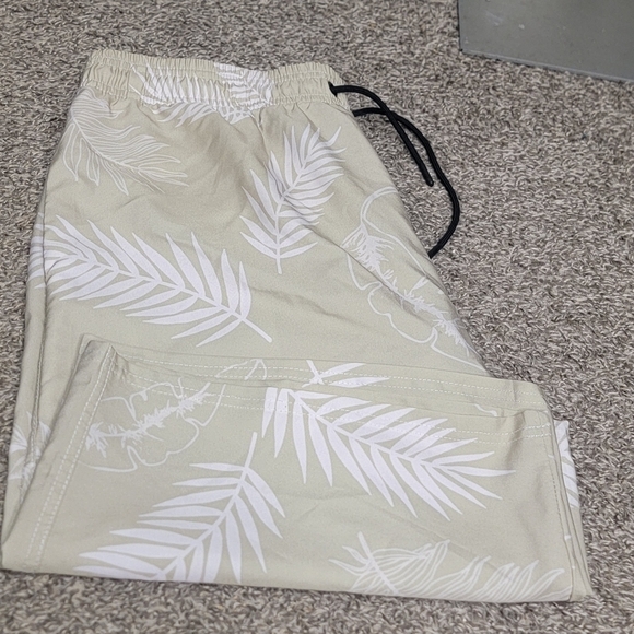 Men's summer beach shorts with palm 🌴 trees - Picture 8 of 8
